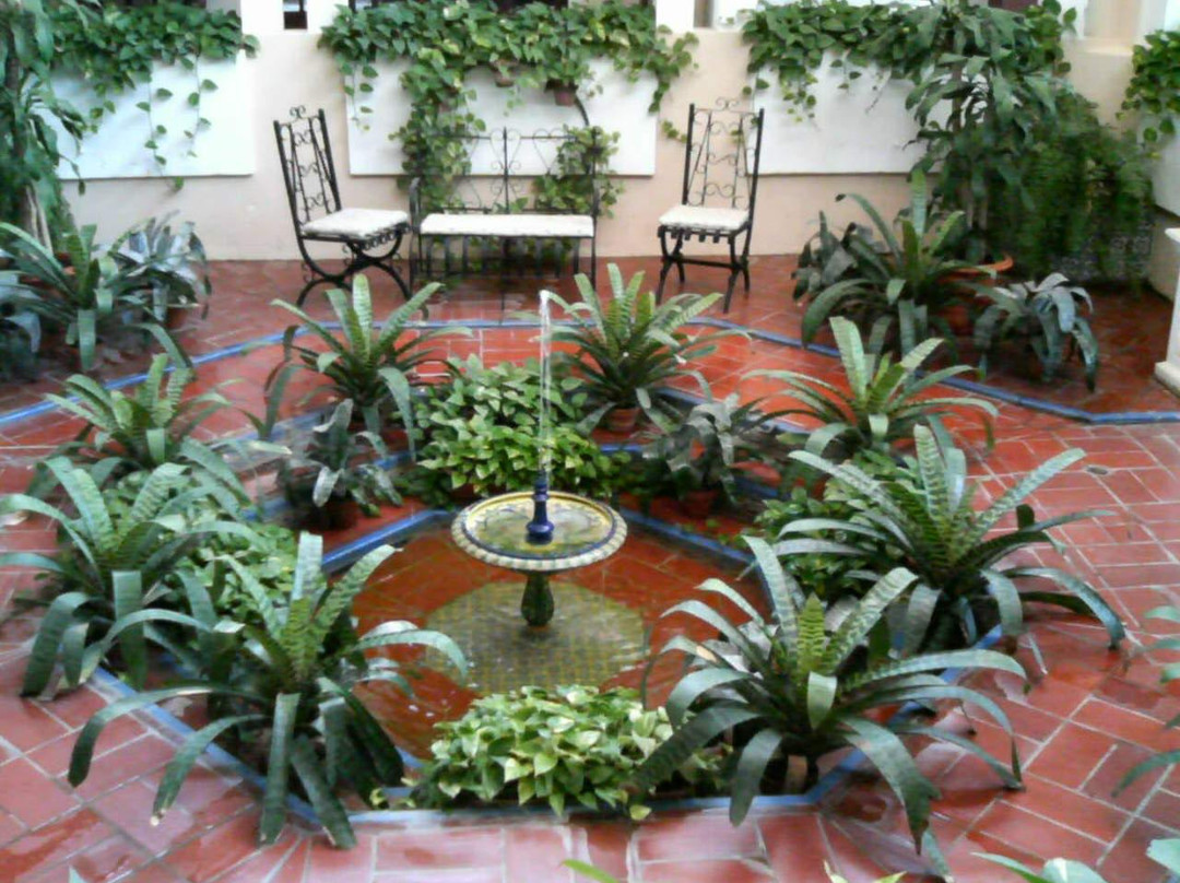 赛若拉斯城堡博物馆-庞塞必去景点