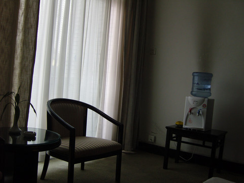 丹顶鹤大酒店主图