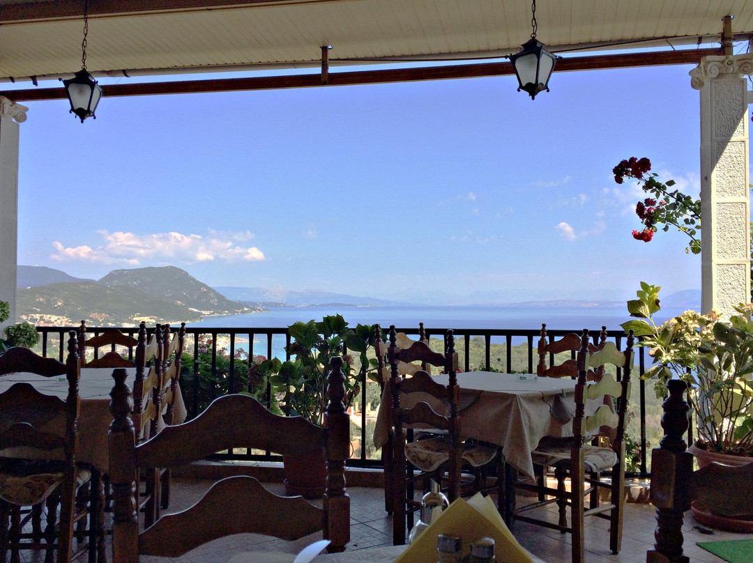 Chlomos酒店住宿-75 Steps Apartments