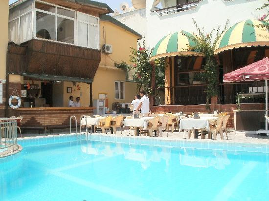 Ozcan Beach Hotel
