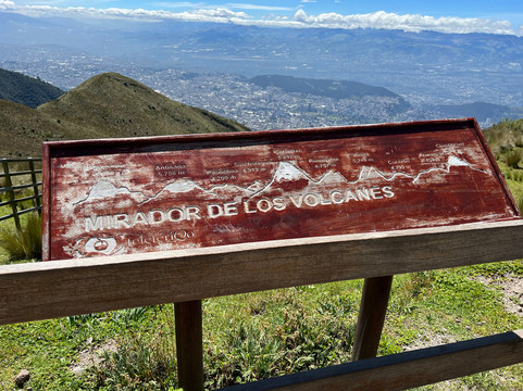 Ecuador a Color-基多必去景点