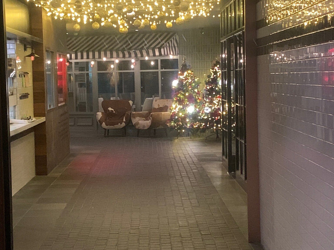 The Executive Inn主图