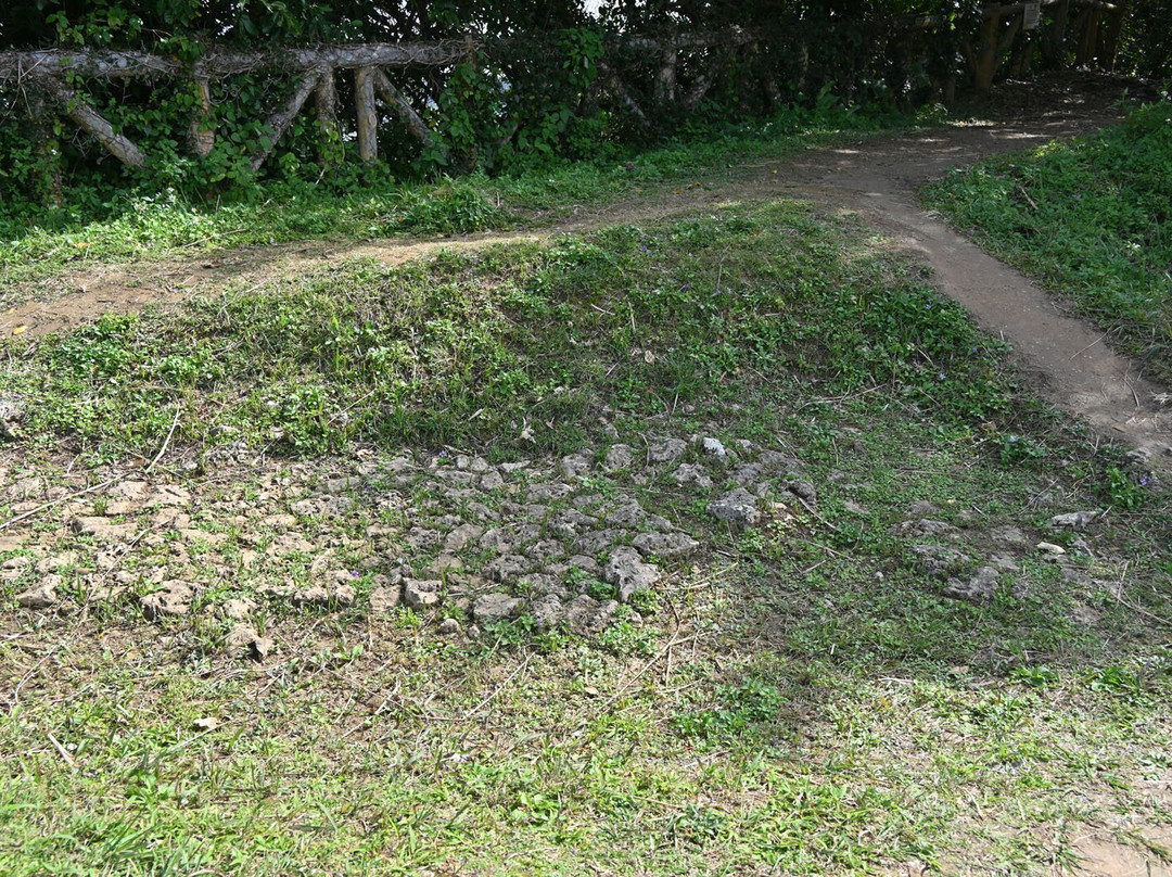 Urasoe Castle Ruins景点图片