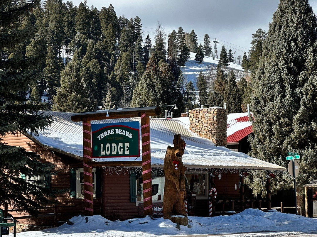 Three Bears Lodge主图