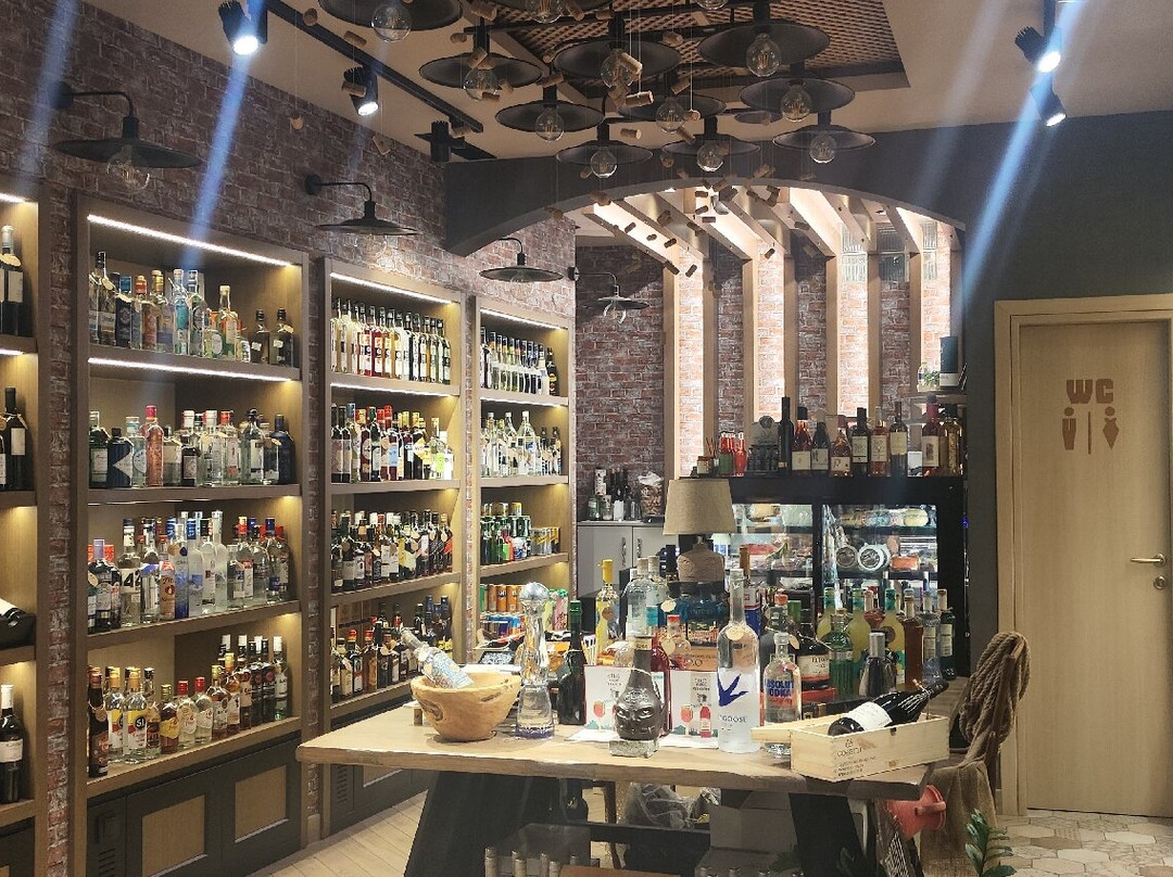 Casa Di Vino Deli Lipsi