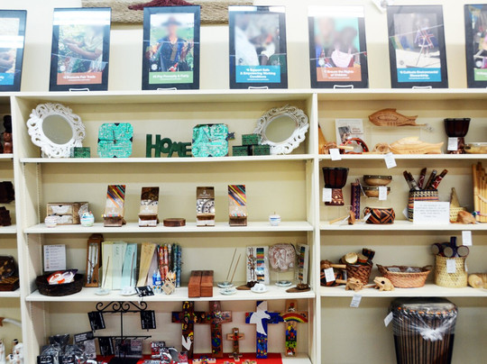 Crossroads Fair Trade Goods And Gifts-布卢明顿必去景点