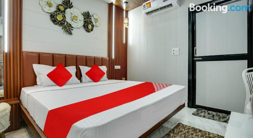 Oyo Little Cozy Cottage