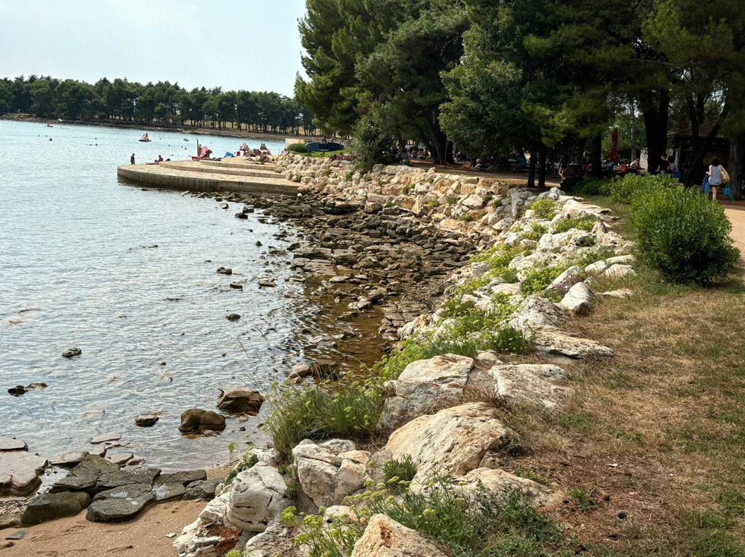 Karpinjan Beach