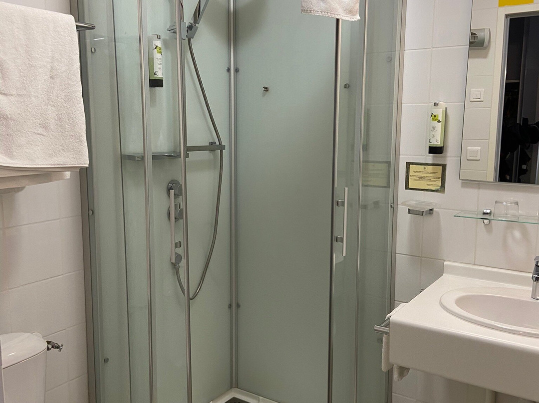 Hôtel De La Tour Libourne主图