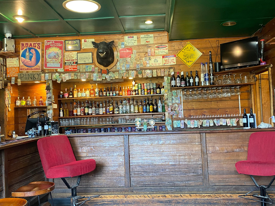 Pub in the Paddock主图