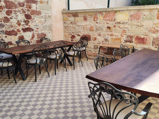 Nills Stone House主图