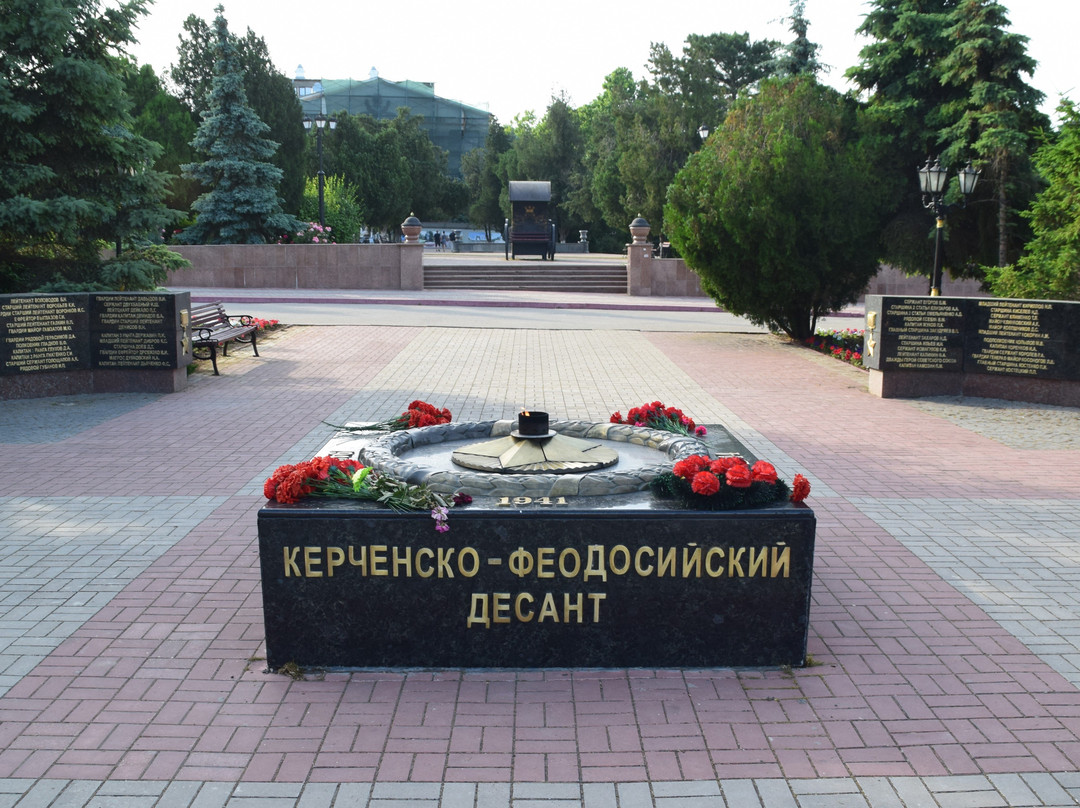 Obelisk of Glory and Eternal Flame-Kerch必去景点