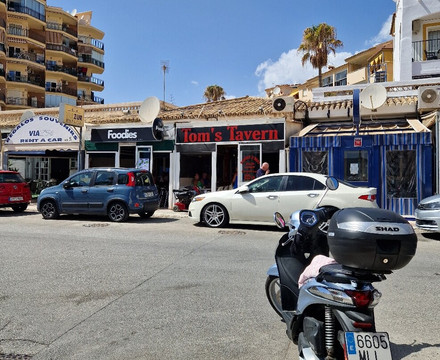 Toms Tavern-托雷莫里诺斯必去景点