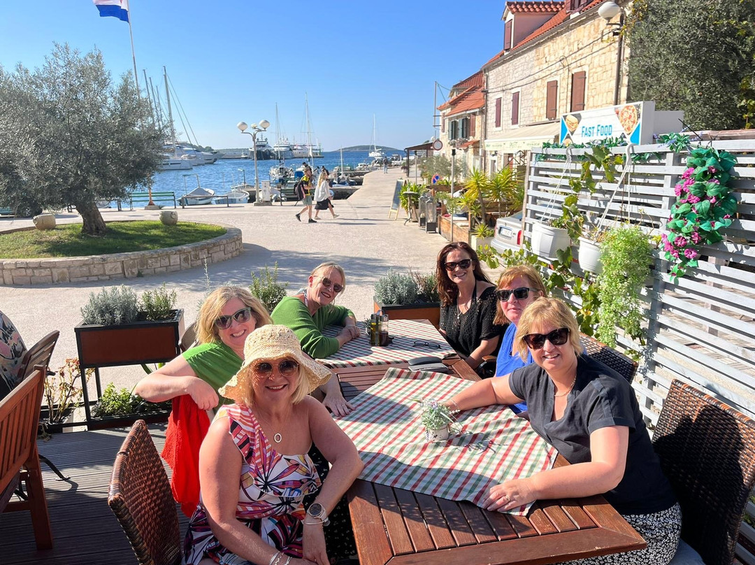 Rent A Boat Dalmacija-Kastel Luksic必去景点