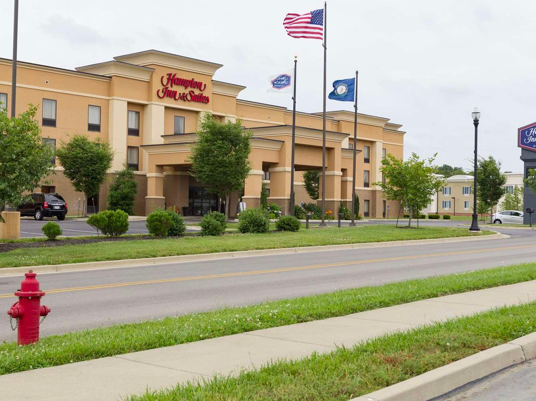 拉德克里夫/诺克斯堡希尔顿恒庭旅馆&套房酒店主图