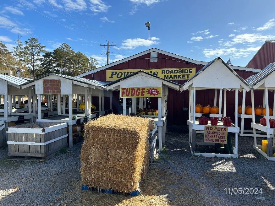 Powell's Roadside Markets景点图片