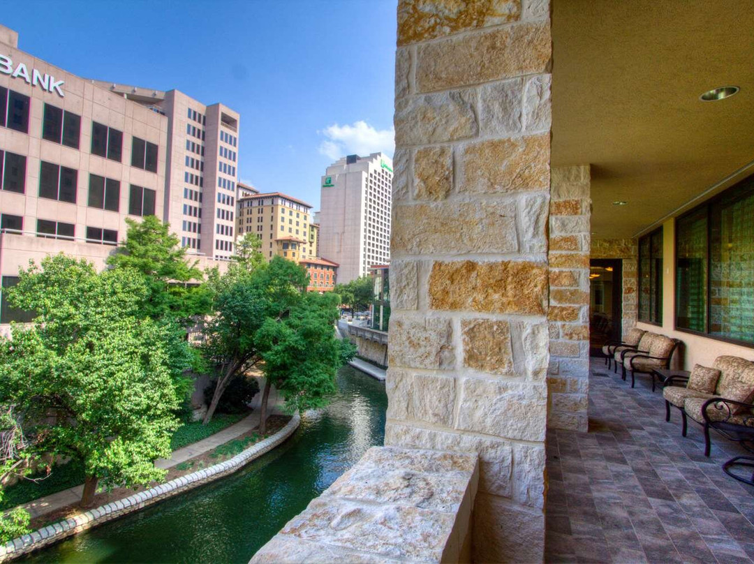 Embassy Suites by Hilton San Antonio Riverwalk Downtown