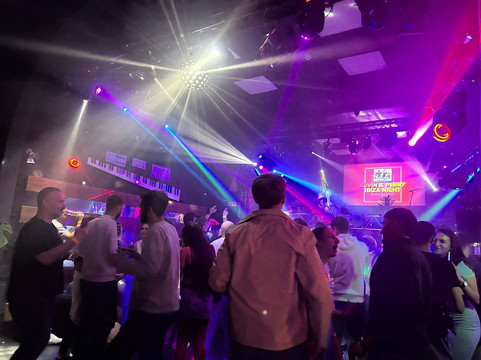 Studio Se7en-威特尼必去景点