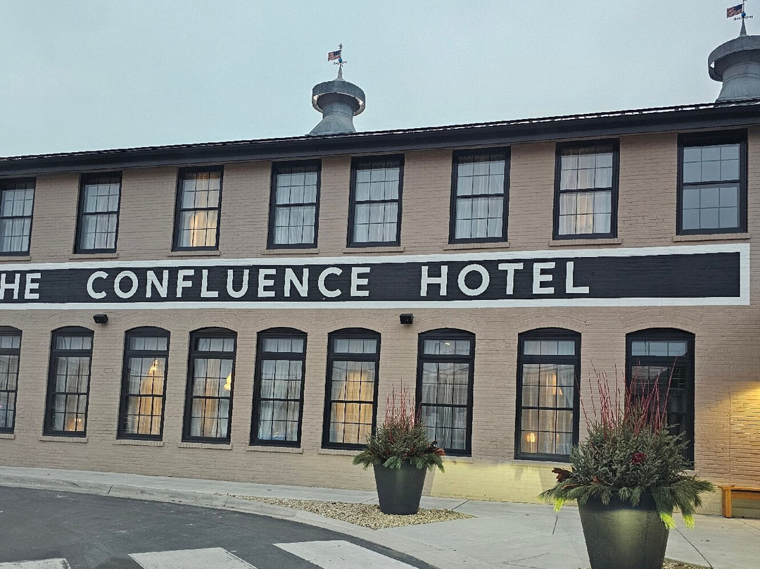 The Confluence Hotel主图