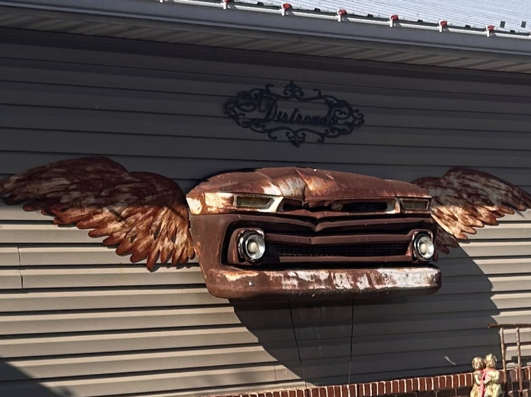 Half-Crocked Antiques-Bourbon必去景点