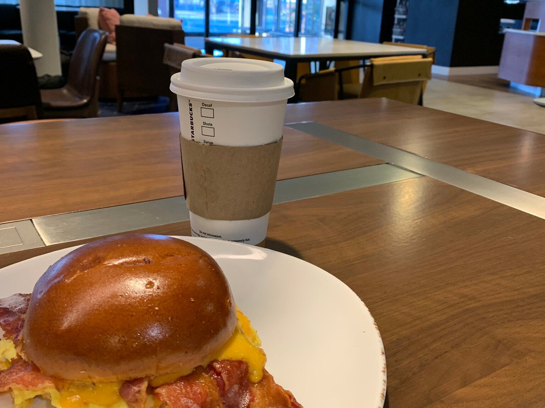 Courtyard Portland Airport主图