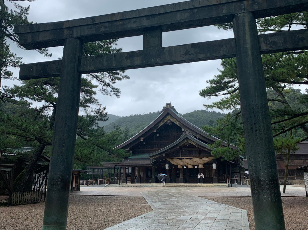 Izumo Taisha Shrine Bronze Torii-出云市必去景点