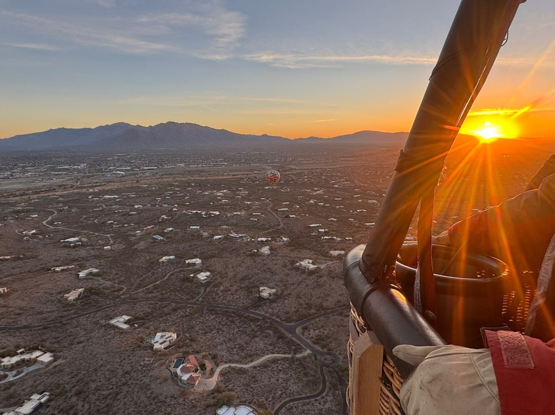 Foolish Pleasure Hot Air Balloon Rides-图森必去景点