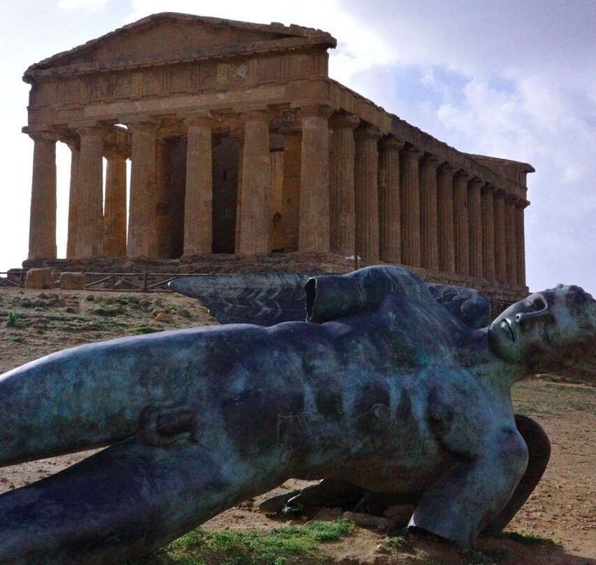 Statua di Icaro Caduto景点图片