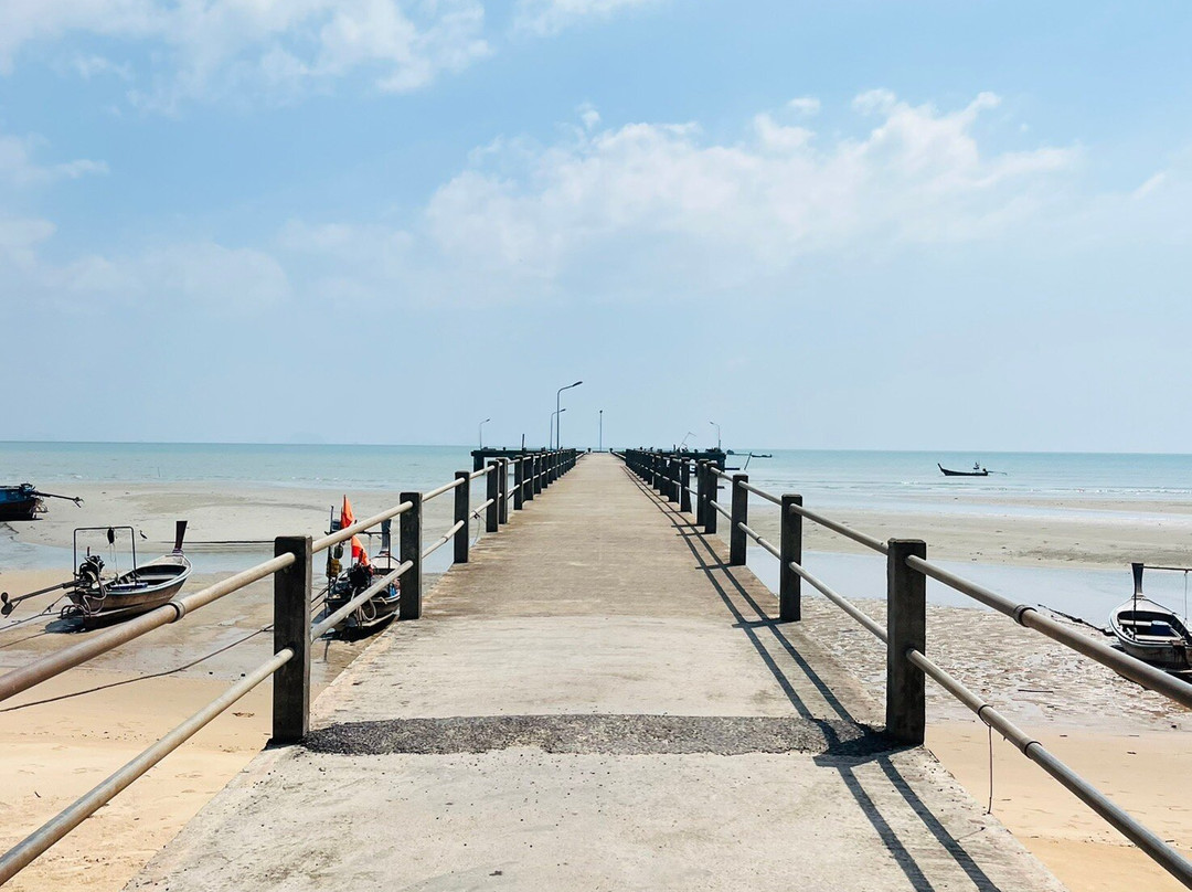 阁耀亚伊岛酒店住宿-班塔雅库尧叶酒店