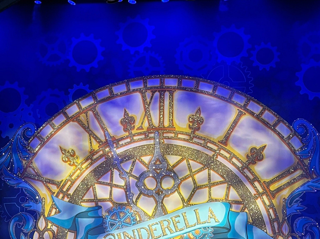 Queens Theatre景点图片