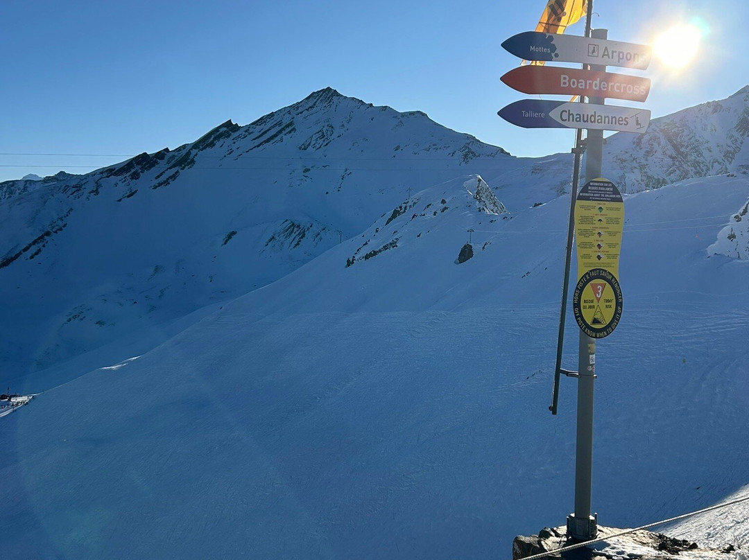 Les Carlines Village Vacances主图