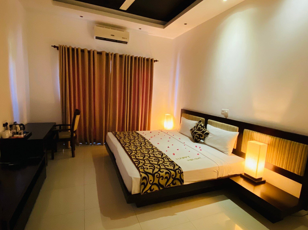 Ruins Chaaya Hotel主图