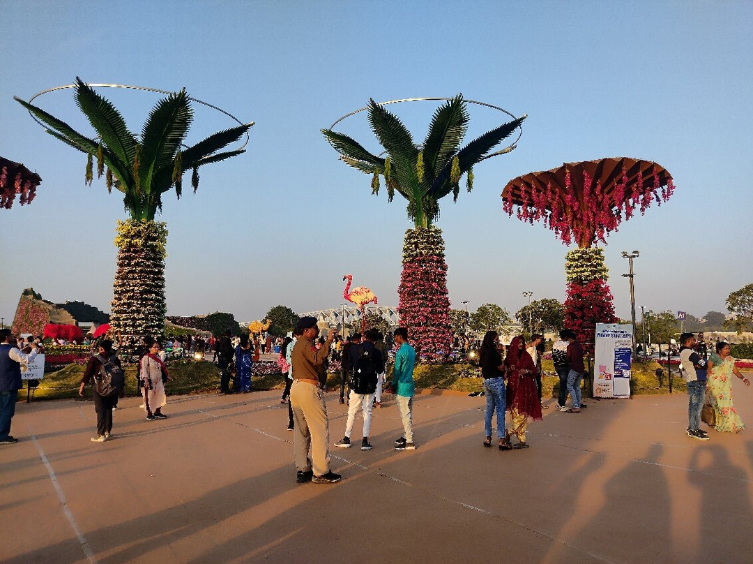 Riverfront Flower Park景点图片