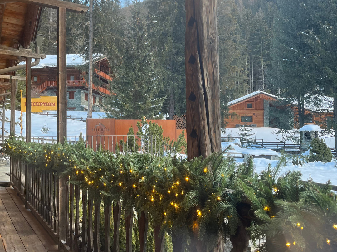 Breithorn Hotel主图