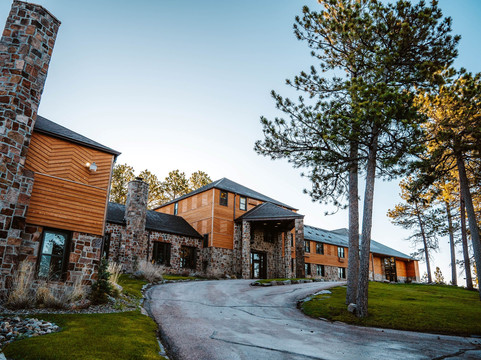 Sylvan Lake Lodge