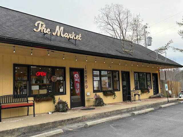 Sapphire餐馆和美食-Historic Toxaway Market