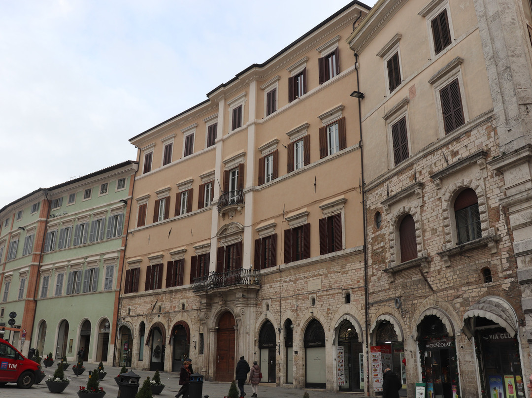 Piazza IV Novembre-佩鲁贾必去景点