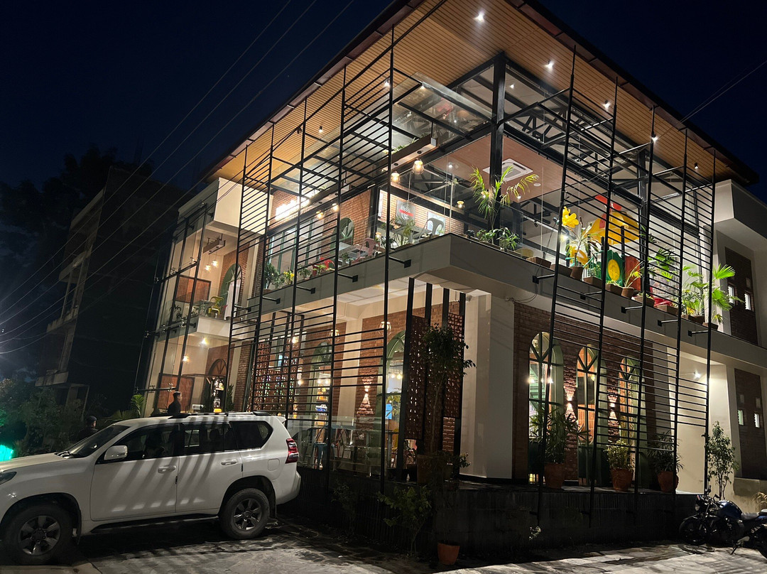 High Five Restaurant And Bar