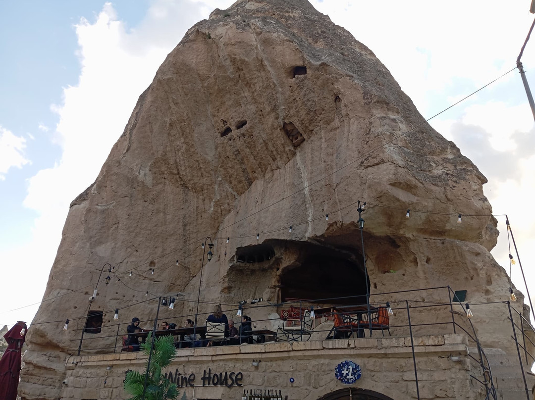 The Village Cave Hotel主图