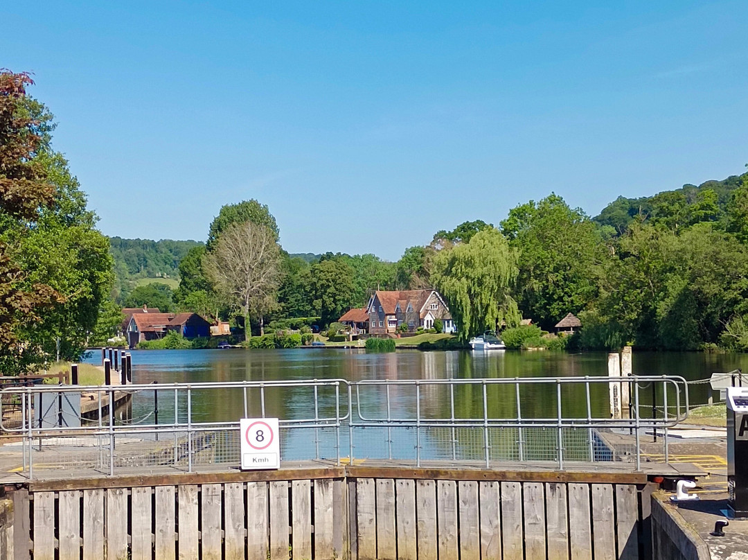 Le Boat - Chertsey-彻特西必去景点