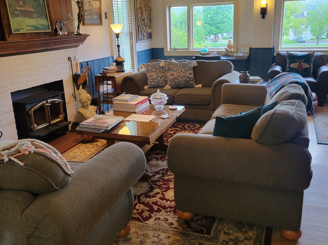 黄铜灯笼酒店主图