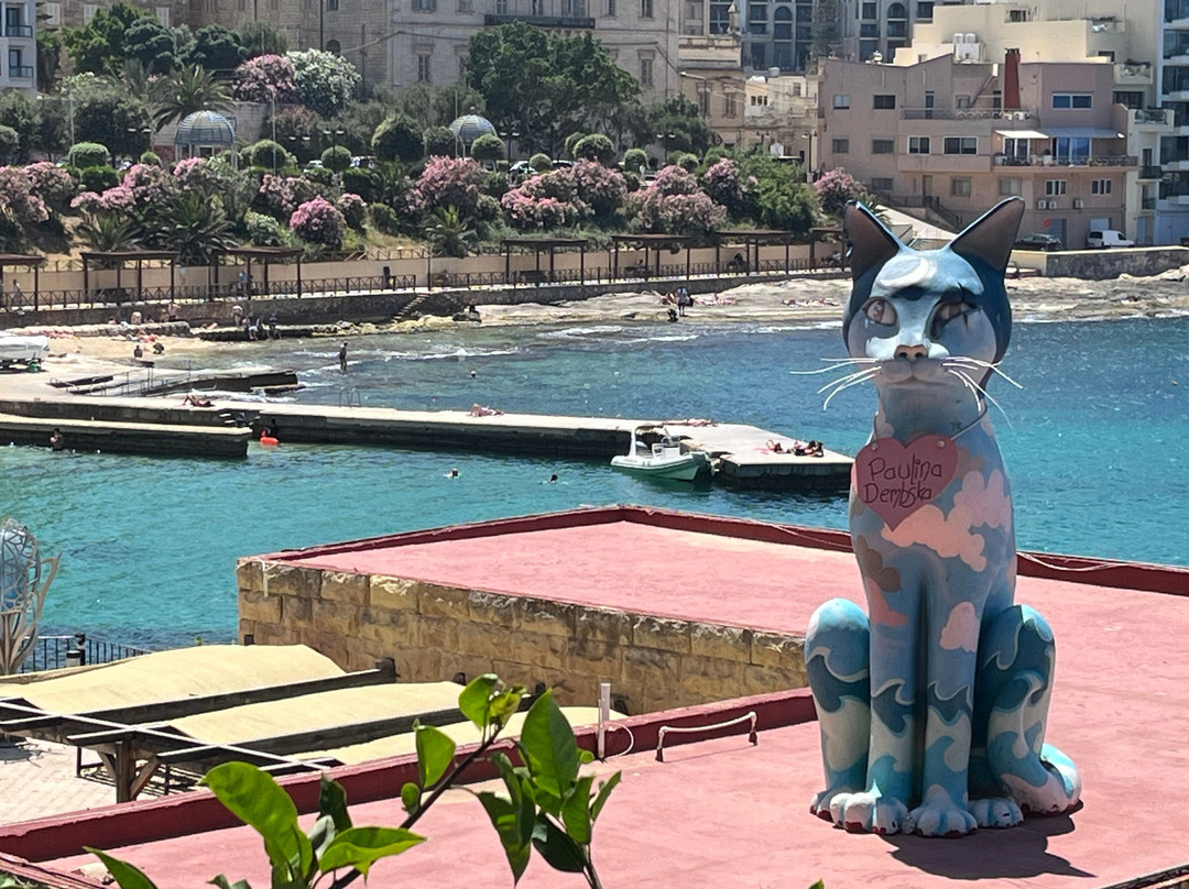 Cat Statue-斯利马必去景点