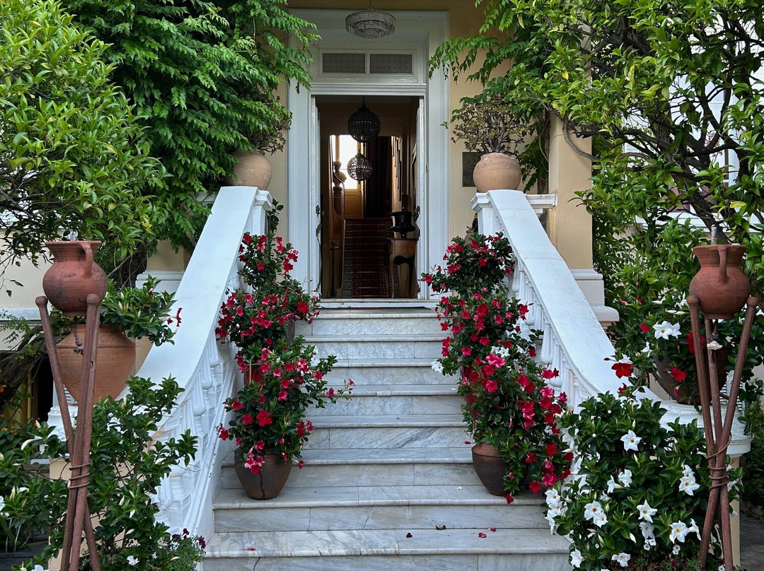 圣瓦雷里酒店主图