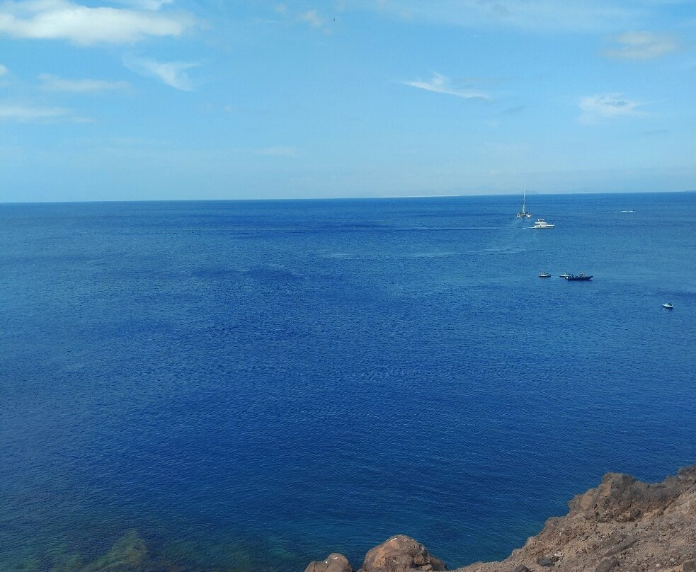 Walk from Puerto del Carmen to Puerto Calero景点图片