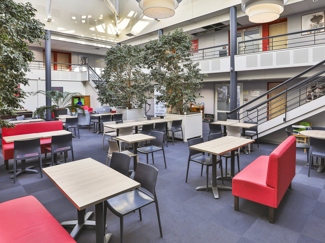 ACE Hotel Vendee Sainte Hermine主图