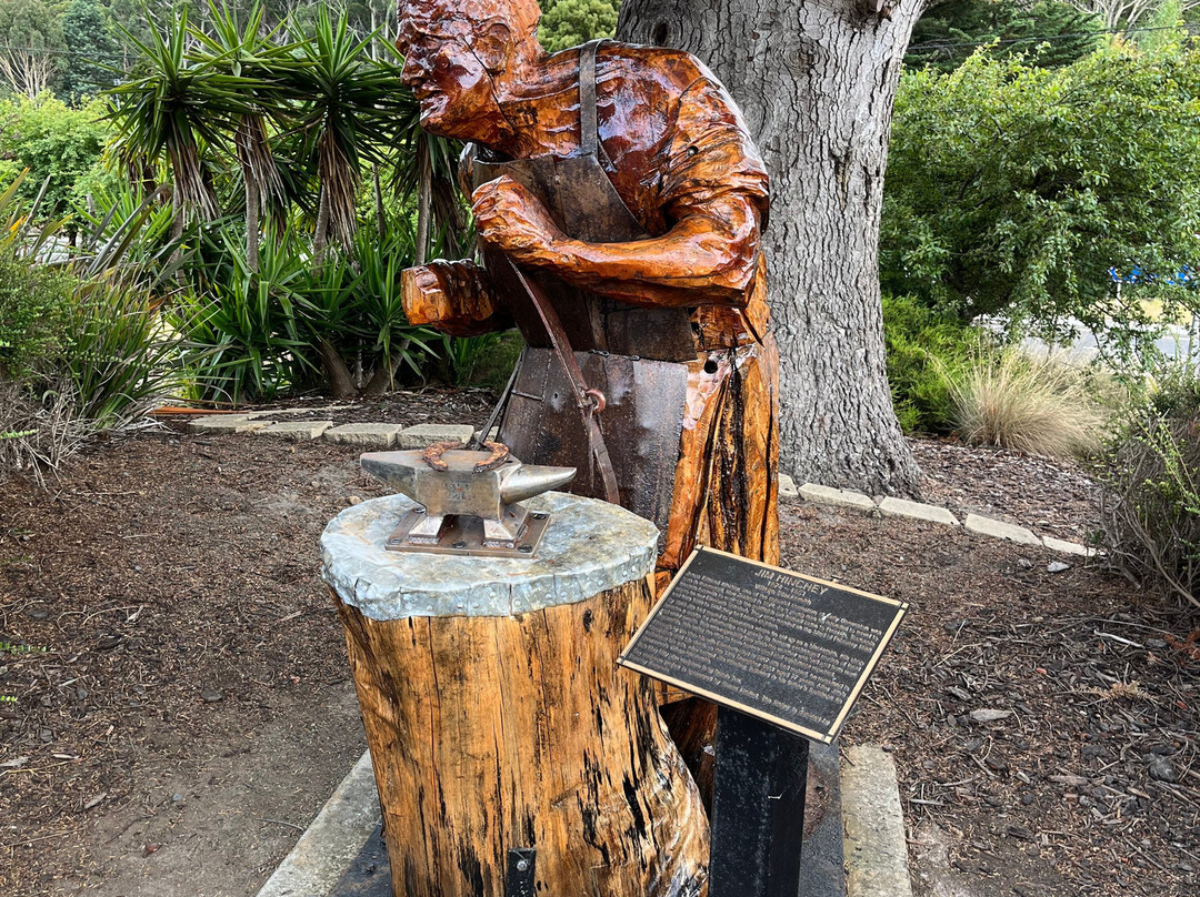 The Wood Carvings Of Geeveston-Geeveston必去景点