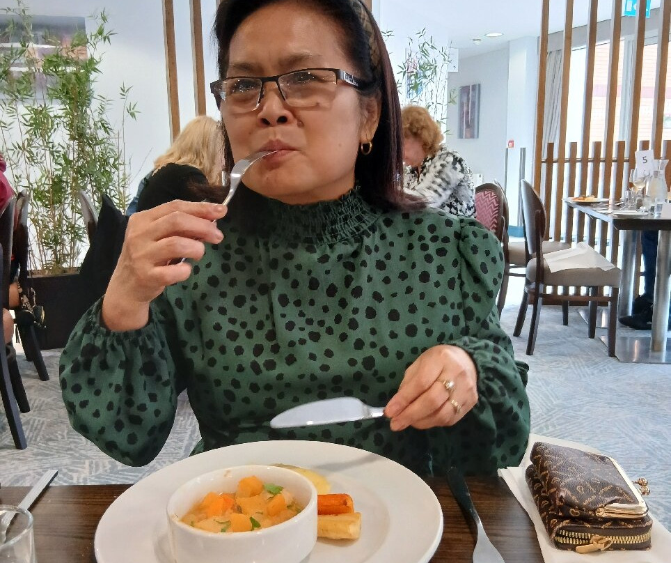 品质波尔敦酒店主图