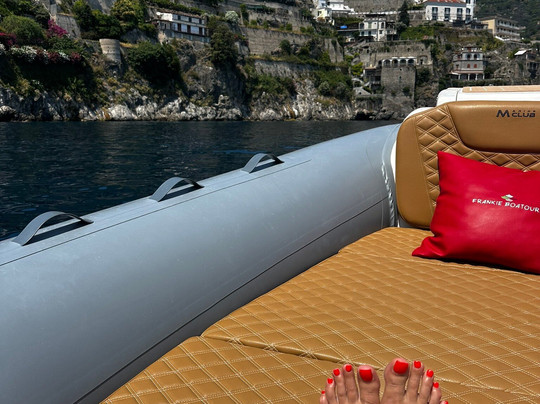 Frankie Boatours-普莱亚诺必去景点