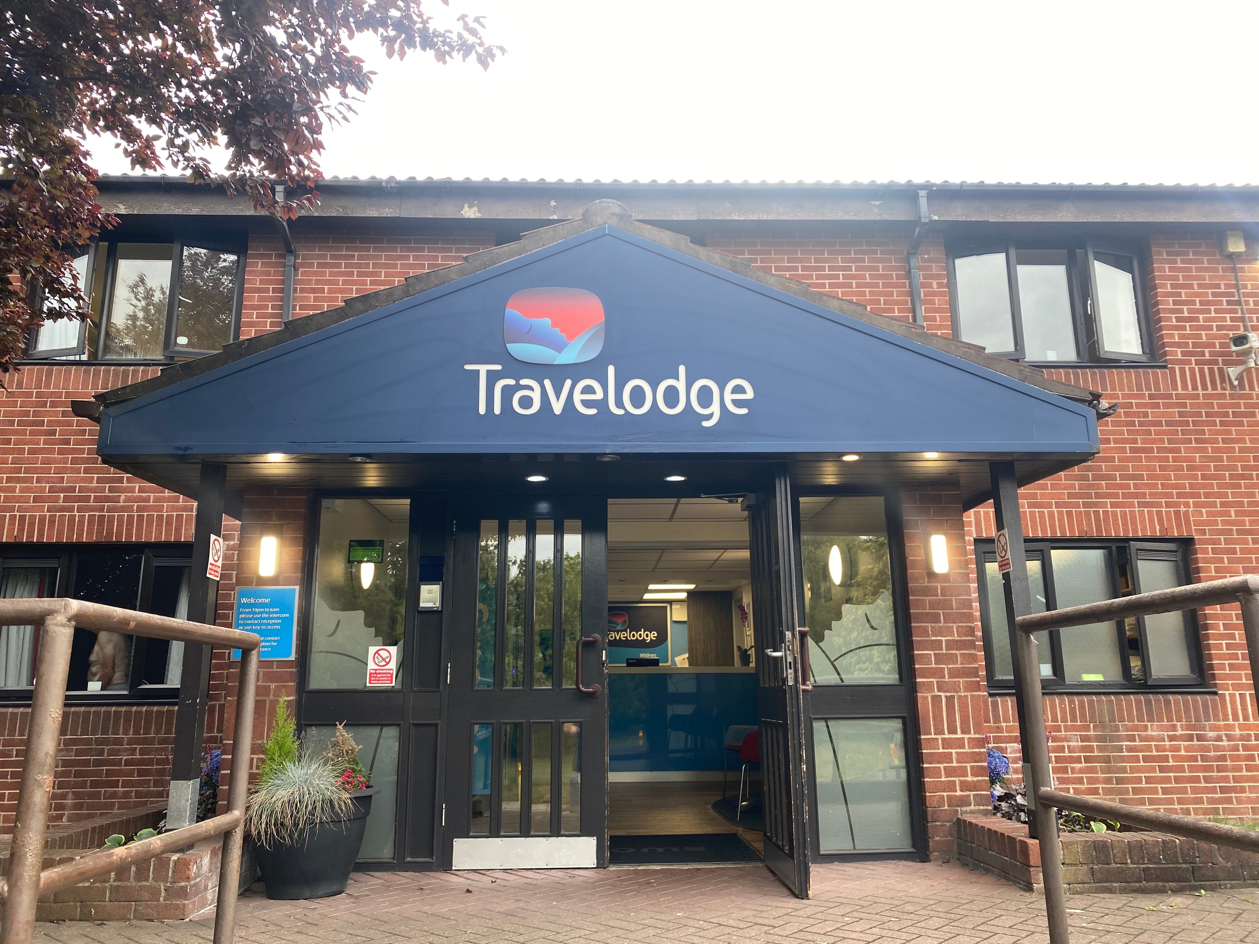 Travelodge Widnes-浴室