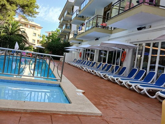 Guya Wave Hotel主图